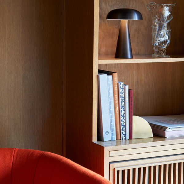 Como SC53 transportabel bordlampe, bronzed brass, &Tradition