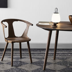 In Between SK1 stol, r&oslash;get eg, &Tradition